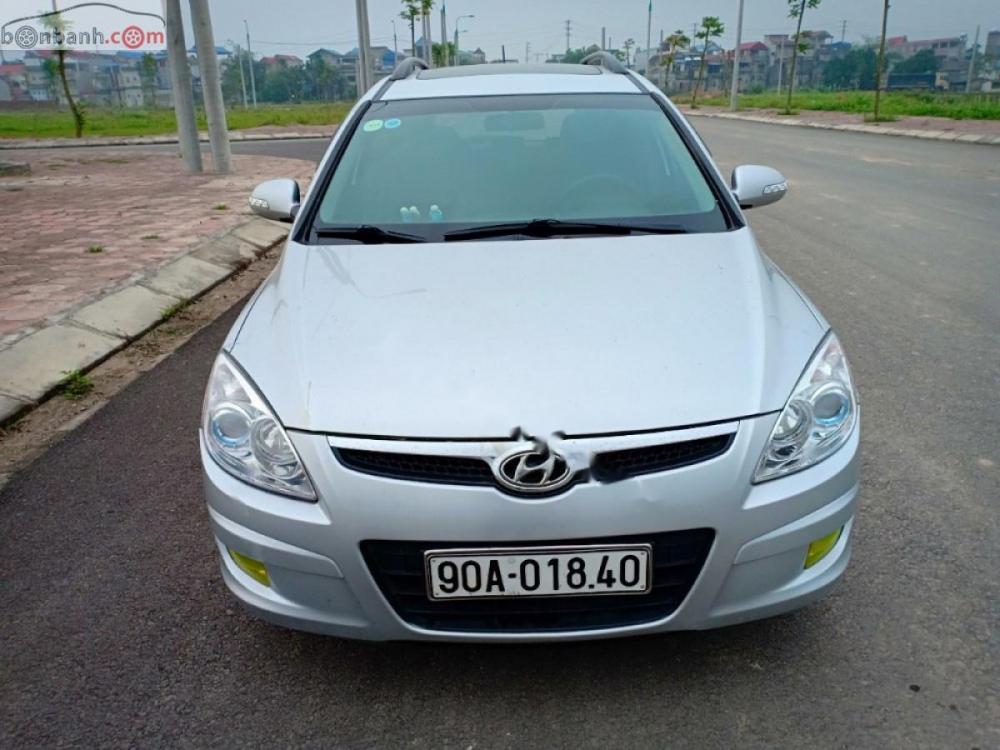 Hyundai i30 CW 2009 - Bán Hyundai i30 CW sản xuất năm 2009, màu bạc, nhập khẩu  