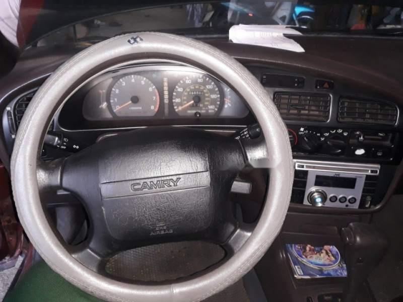 Toyota Camry 1992 - Cần bán gấp Toyota Camry năm sản xuất 1992, màu đỏ, nhập khẩu, giá chỉ 95 triệu