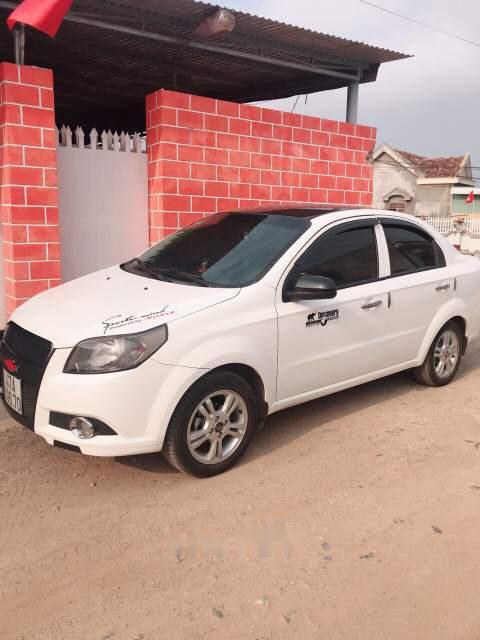 Chevrolet Aveo 1.5 MT 2014 - Bán xe Chevrolet Aveo 1.5 MT sản xuất năm 2014, màu trắng