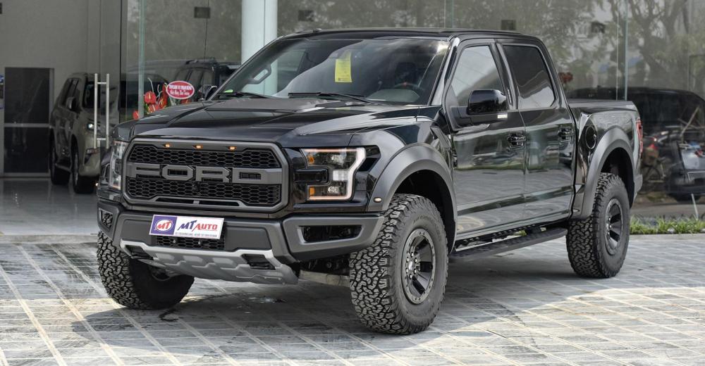 Ford F 150 Raptor 2019 - Cần bán xe Ford F 150 Raptor full option đời 2019, màu đen, xe nhập Mỹ. Hỗ trợ 3 tỷ ngân hàng. Lh 093.798.2266