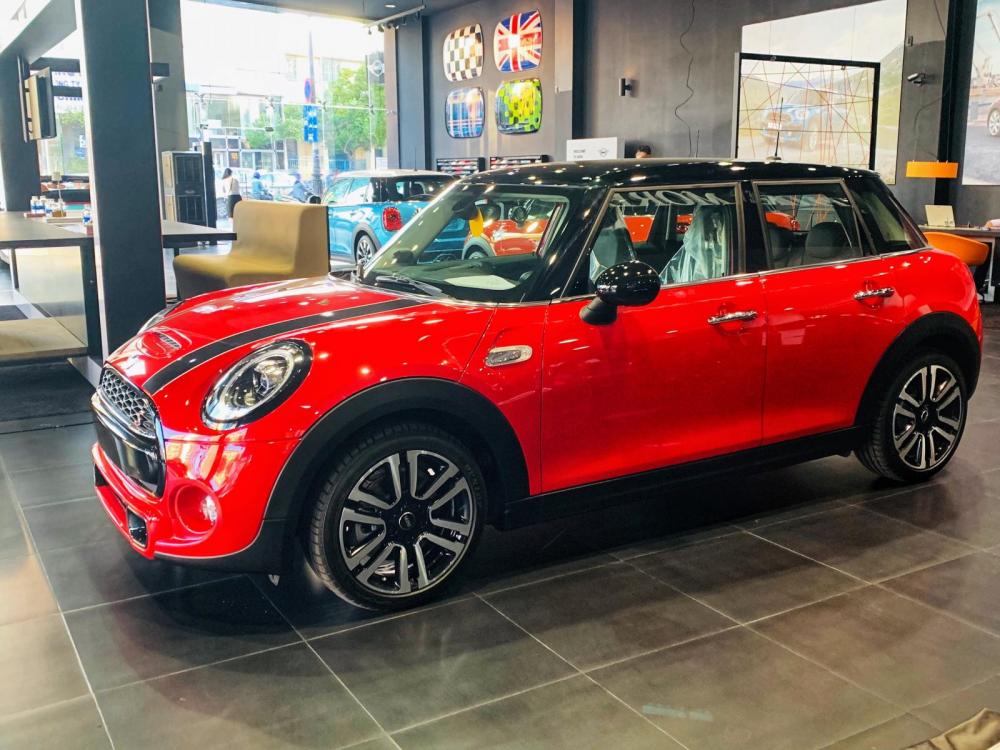 Mini Cooper S 2018 - Bán xe Mini Cooper S 5 Doors 2018 màu đỏ, nhập khẩu nguyên chiếc - Ưu đãi 50% phí trước bạ