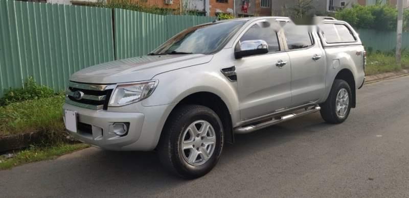 Ford Ranger  XLT   2013 - Bán Ford Ranger màu bạc, số sàn 2 cầu điện, Sx 2013