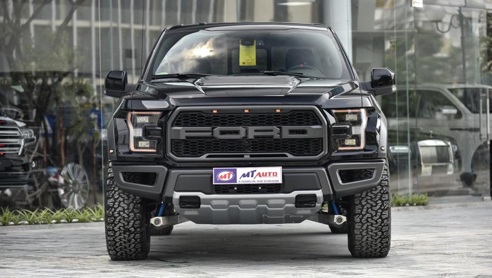 Ford F 150 Raptor 2019 - Cần bán xe Ford F 150 Raptor full option đời 2019, màu đen, xe nhập Mỹ. Hỗ trợ 3 tỷ ngân hàng. Lh 093.798.2266