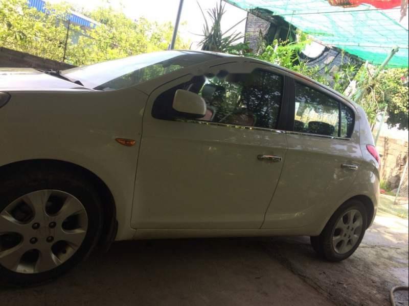 Hyundai i20 2011 - Bán Hyundai i20 năm 2011, màu trắng, nhập khẩu chính chủ, giá 355tr