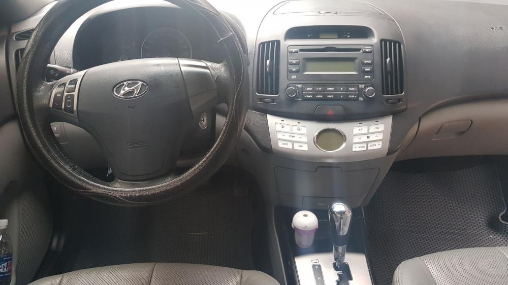 Hyundai Avante 1.6AT 2011 - Cần bán Hyundai Avante 1.6AT 2011, màu đen