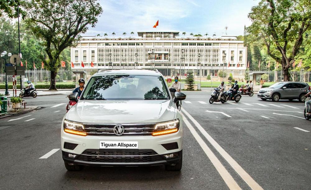 Volkswagen Tiguan   Allspace 2018 - Bán xe Volkswagen Tiguan Allspace 2018 SUV 7 chỗ nhập chính hãng, hỗ trợ trả góp, giá tốt, xe giao ngay - LH: 0933 365 188