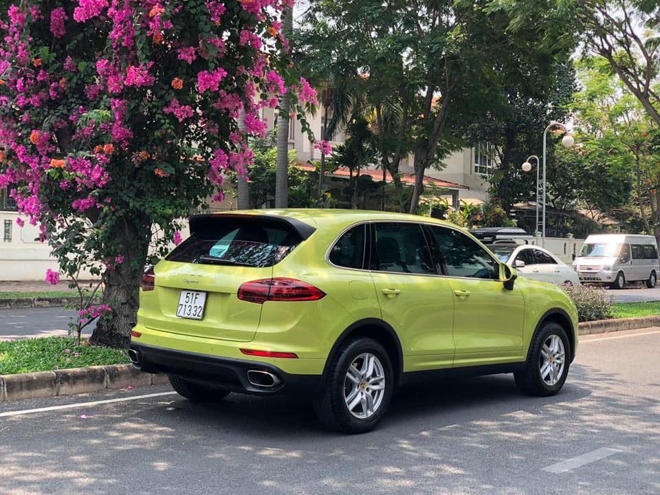 Porsche Cayenne 2016 - Bán Porsche Cayenne đời 2017, màu xanh lục, nhập khẩu