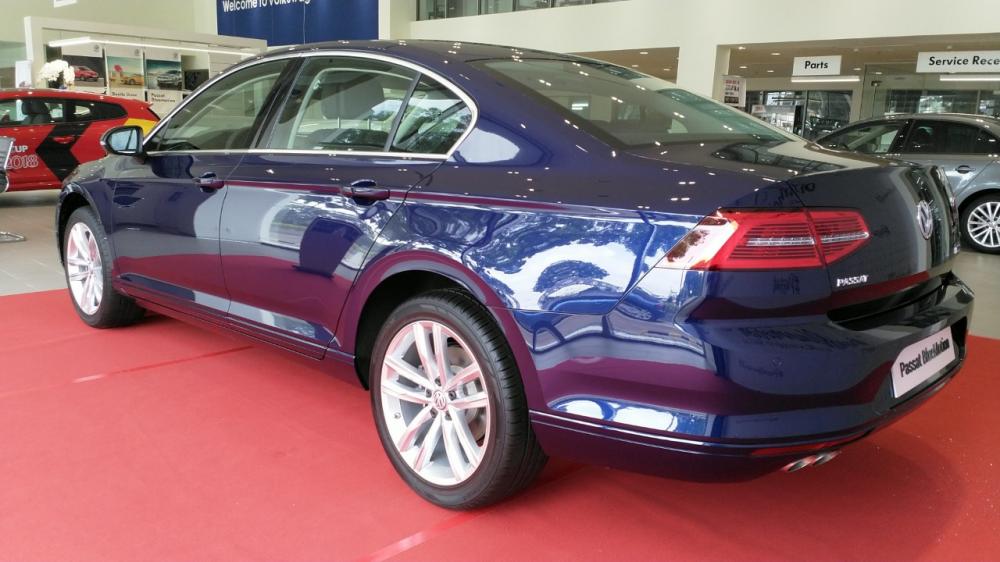 Volkswagen Passat  Bluemotion 2018 - Bán xe Volkswagen Passat Bluemotion, Sedan sang trọng, nhập từ Đức nguyên chiếc chính hãng mới 100% - LH: 0933 365 188