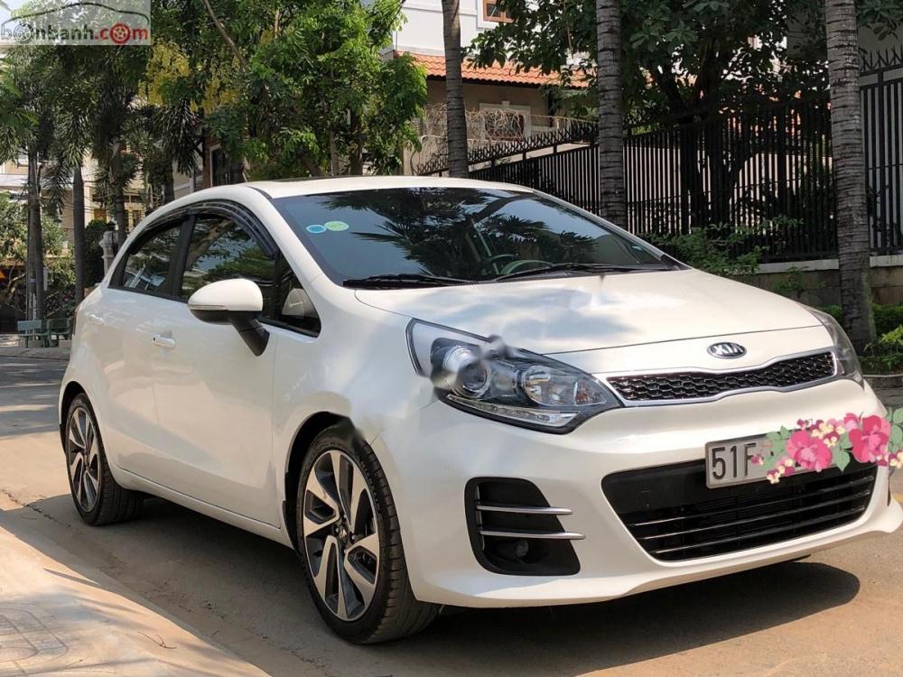 Kia Rio 1.4AT 2015 - Cần bán lại xe Kia Rio 1.4AT sản xuất năm 2015, màu trắng, nhập khẩu còn mới