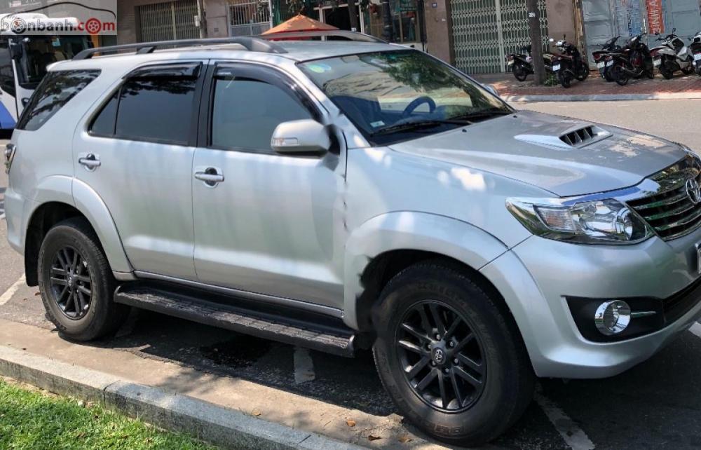 Toyota Fortuner 2.5G 2015 - Bán Toyota Fortuner 2.5G sản xuất năm 2015, màu bạc, 870tr