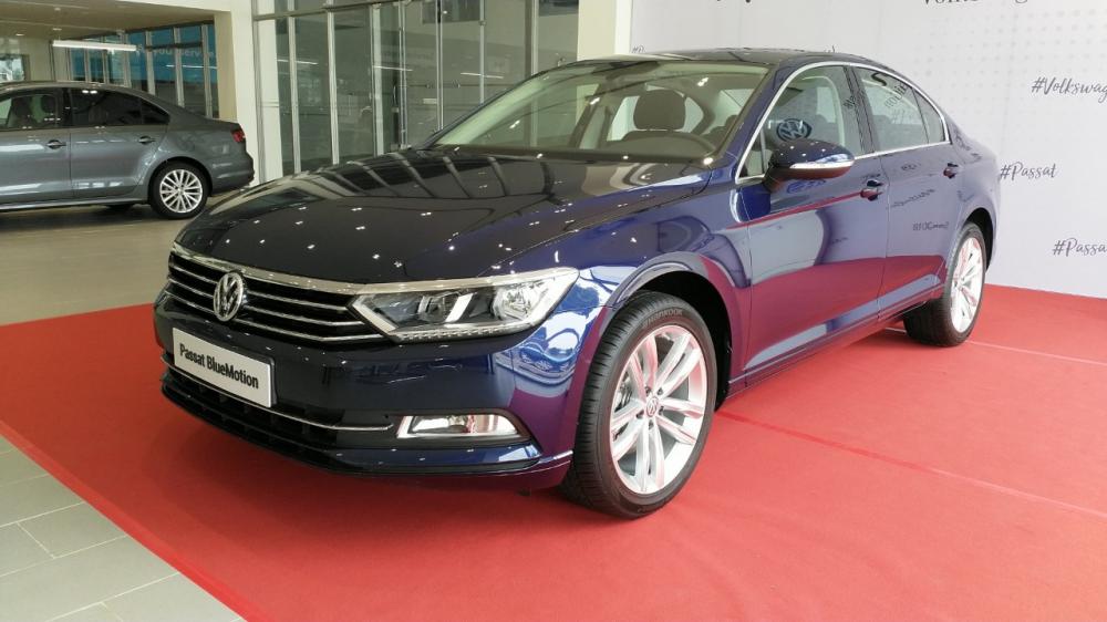 Volkswagen Passat  Bluemotion 2018 - Bán xe Volkswagen Passat Bluemotion, Sedan sang trọng, nhập từ Đức nguyên chiếc chính hãng mới 100% - LH: 0933 365 188