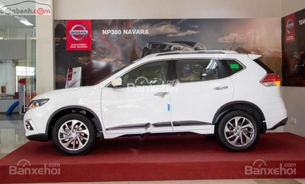 Nissan X trail SV 2018 - Cần bán Nissan X trail SV sản xuất 2018, màu trắng, giá 988tr