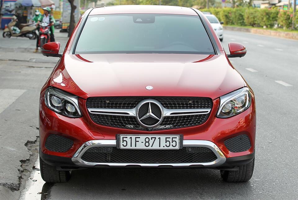 Mercedes-Benz GLC-Class GLC300 Coupe 2017 - Bán GLC 300 Coupe sản xuất 2017, xe đi 22.000km còn mới, cam kết bao kiểm tra tại hãng