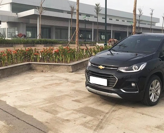 Chevrolet Trax 2018 - Gia đình cần bán xe Trax 2018, Đk 2019, màu đen, số tự động