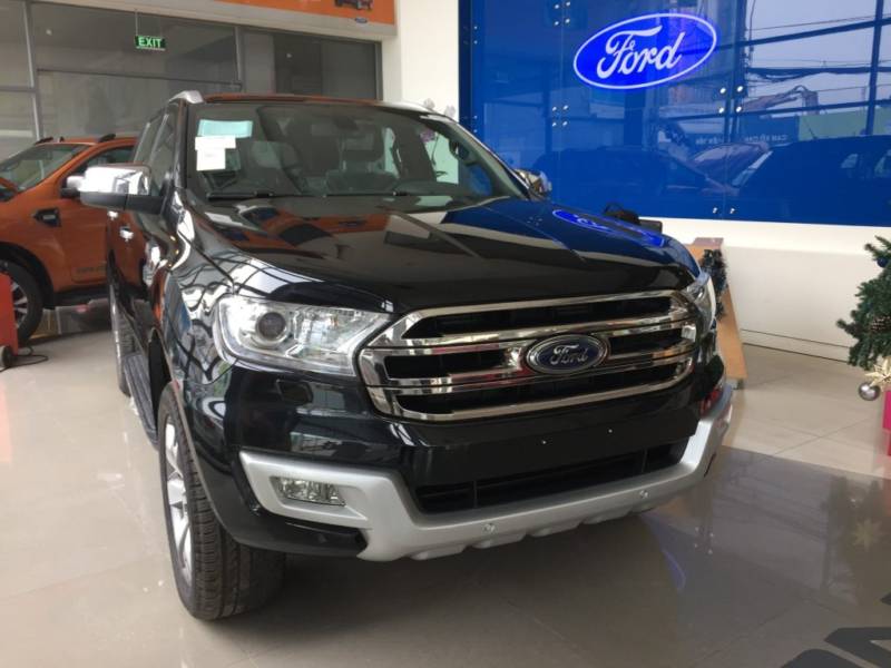 Ford Everest Titanium 4x4 2018 - Bán ô tô Ford Everest Titanium 4x4 đời 2018, màu đen, nhập khẩu