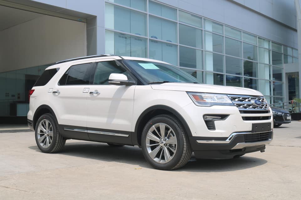 Ford Explorer Limited 2018 - Cần bán xe Ford Explorer Limited năm 2018, màu trắng, nhập khẩu nguyên chiếc