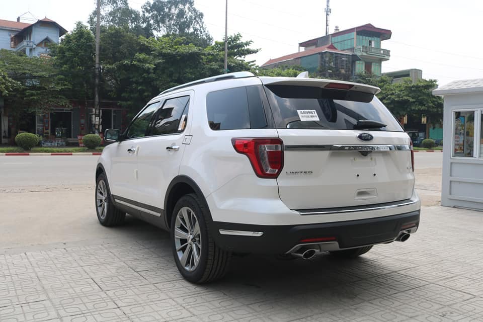 Ford Explorer Limited 2018 - Cần bán xe Ford Explorer Limited năm 2018, màu trắng, nhập khẩu nguyên chiếc