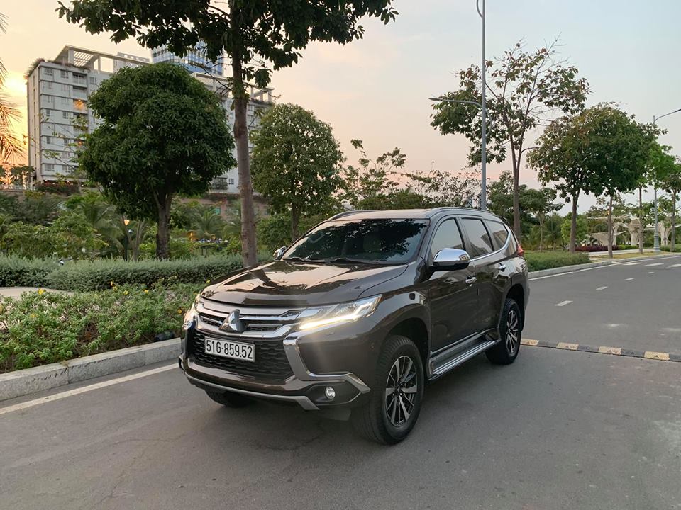 Mitsubishi Pajero Sport 3.0G 2018 - Bán xe Mitsubishi Pajero Sport 3.0G năm sản xuất 2018, màu nâu, xe nhập