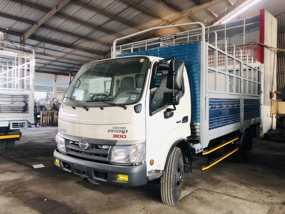 Hino 300 Series 2018 - Cần bán Hino 300 Series năm sản xuất 2018, màu trắng, xe nhập