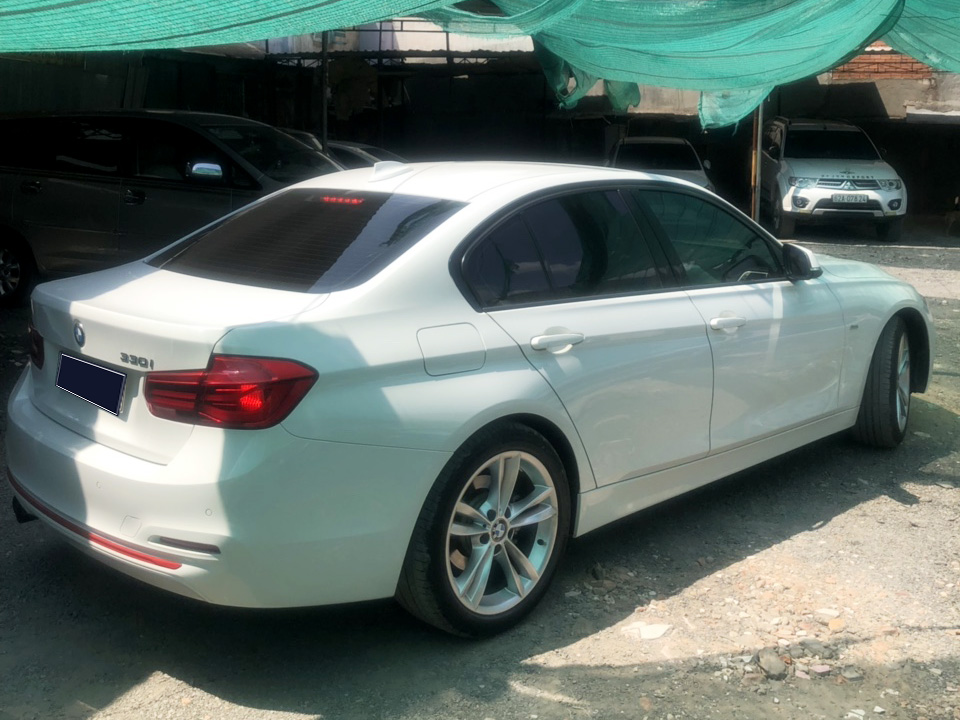 BMW 3 Series 330i Sport 2016 - Bán BMW 3Series 330i Sport Sx 2016, 31000km, xe chính chủ