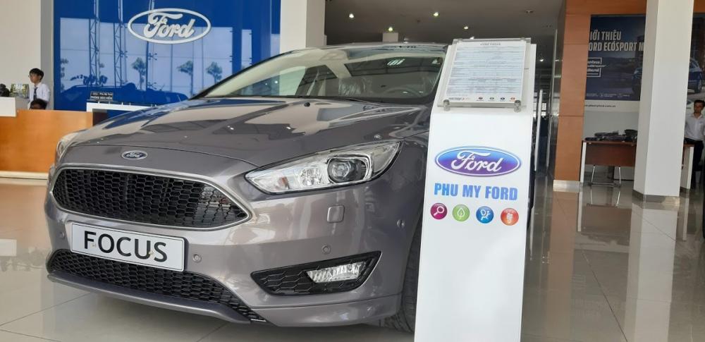 Ford Focus Sport   2019 - Bán xe Ford Focus Sport 5 cửa sản xuất năm 2019, màu nâu hổ phách, giao ngay