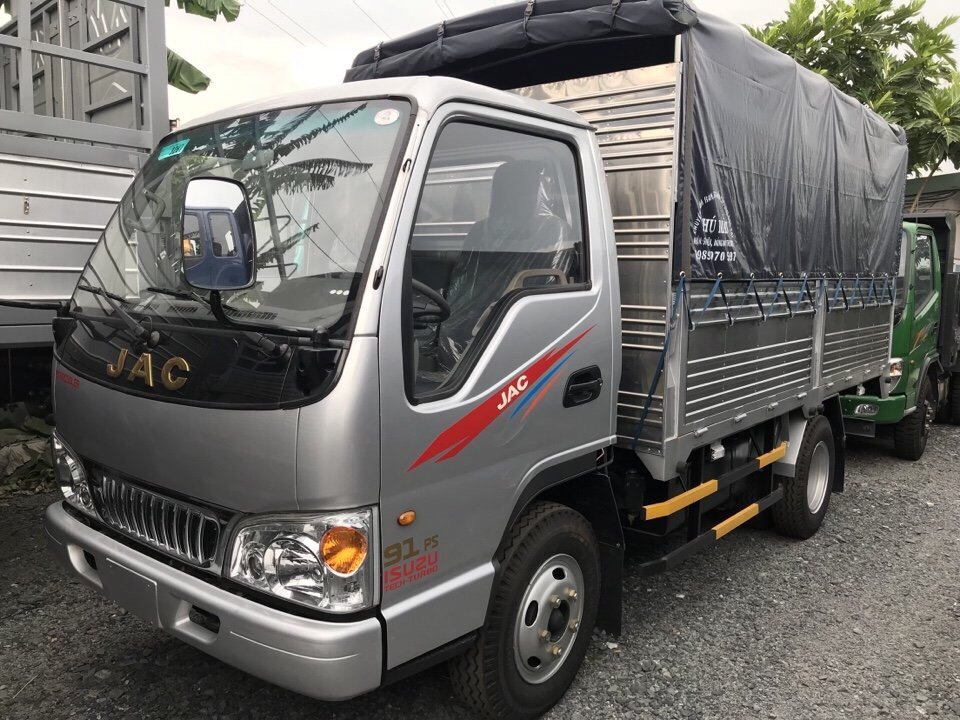 Xe tải 1,5 tấn - dưới 2,5 tấn 2018 - Bán xe tải JAC 2T4 thùng bạt tiêu chuẩn Euro4 chính hãng giá tốt nhất
