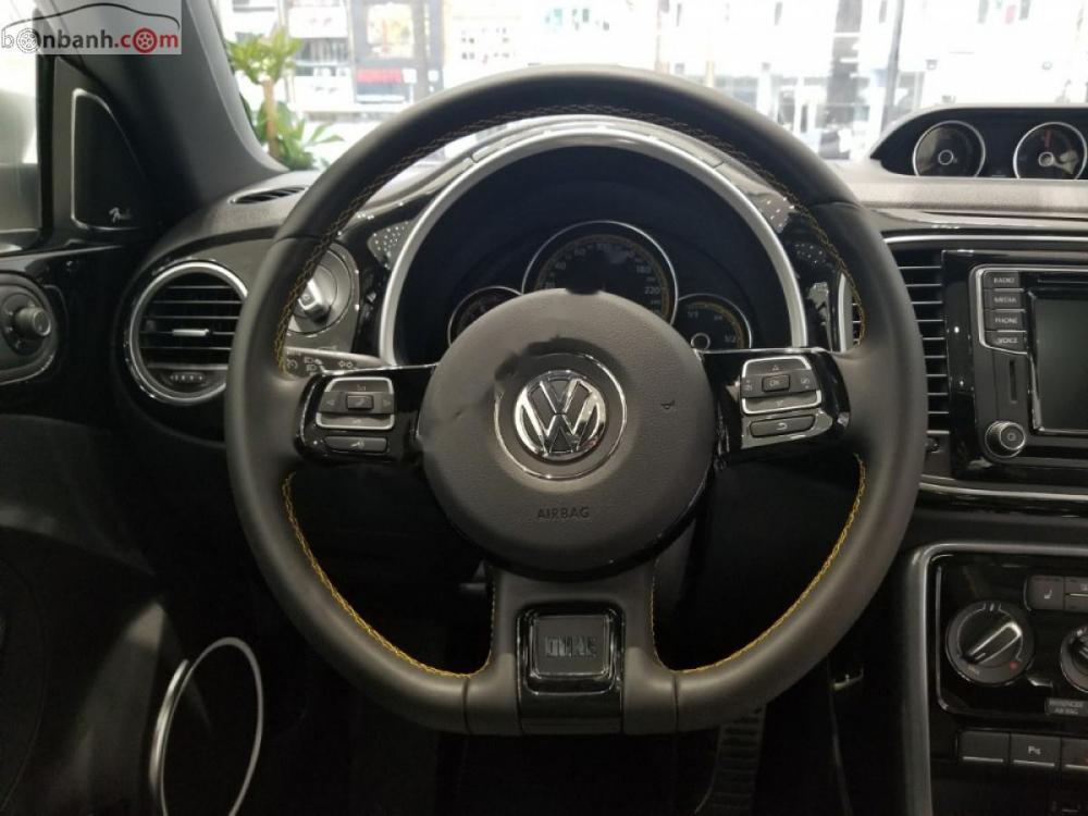 Volkswagen Beetle Dune 2018 - Bán Volkswagen Beetle Dune màu trắng, nhập khẩu nguyên chiếc từ châu Âu