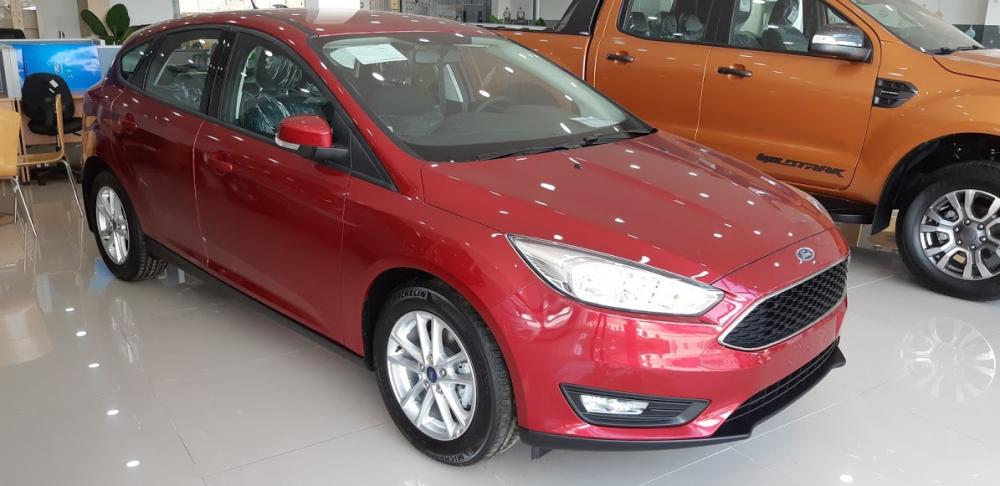 Ford Focus Trend   2019 - Bán xe Ford Focus Trend 5 cửa sx 2019, màu đỏ, giá hấp dẫn, giao ngay