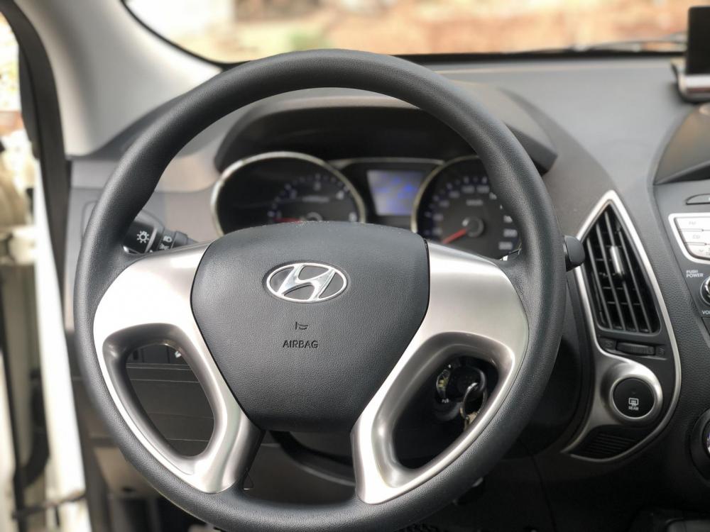 Hyundai Tucson 2010 - Xe Hyundai Tucson đời 2010, màu trắng, nhập khẩu nguyên chiếc