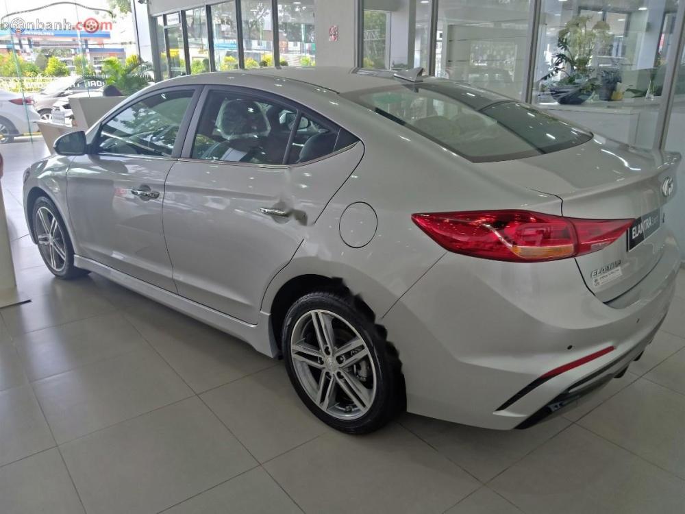 Hyundai Elantra  Sport 1.6 AT 2019 - Bán Hyundai Elantra Sport 1.6 AT, mới 100%, sản xuất 2019, lắp ráp trong nước