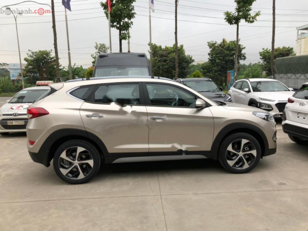 Hyundai Tucson 1.6 AT Turbo 2019 - Bán Hyundai Tucson 1.6 Turbo màu vàng cát 2019