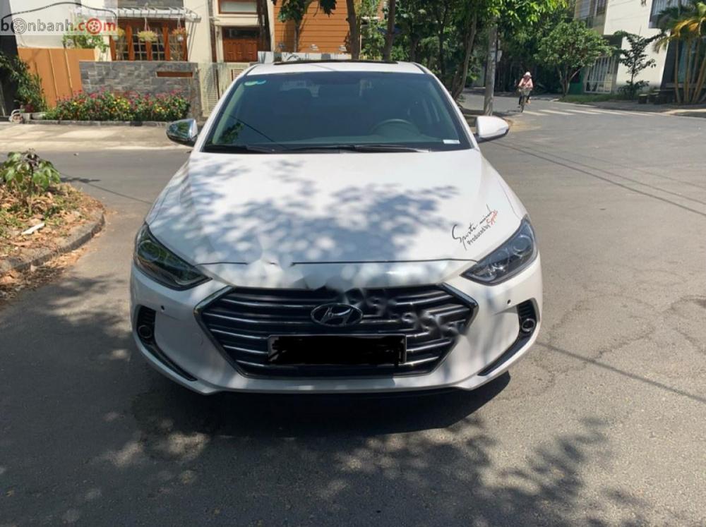 Hyundai Elantra 2.0AT 2018 - Cần bán lại xe Hyundai Elantra 2.0AT sản xuất 2018, màu trắng, 655 triệu