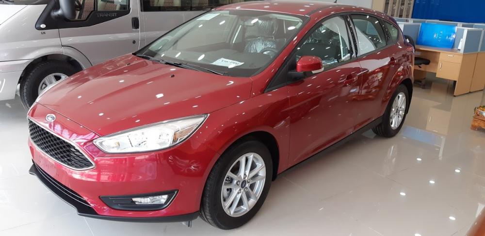 Ford Focus Trend   2019 - Bán xe Ford Focus Trend 5 cửa sx 2019, màu đỏ, giá hấp dẫn, giao ngay