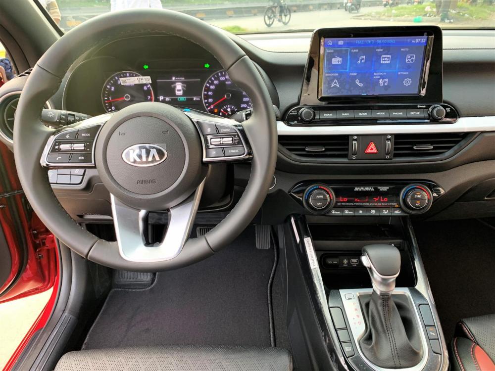 Kia Cerato 2.0 2019 - Kia Cerato 2.0 sx 2019, hỗ trợ vay 85%, giảm giá tiền mặt, tặng kèm nhiều phụ kiện tiện ích. LH 0909647995