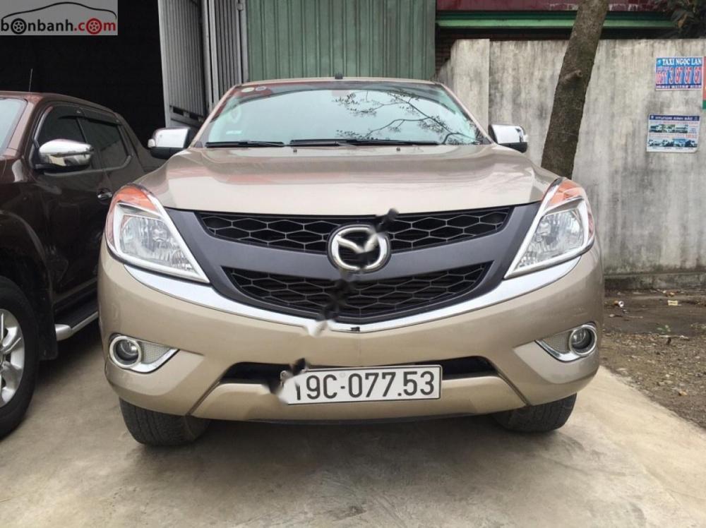 Mazda BT 50 3.2L AT 2015 - Bán xe BT 50 3.2, xe hai cầu, màu cát, nôi thất đen, số tự động, máy dầu, odo 25000 km