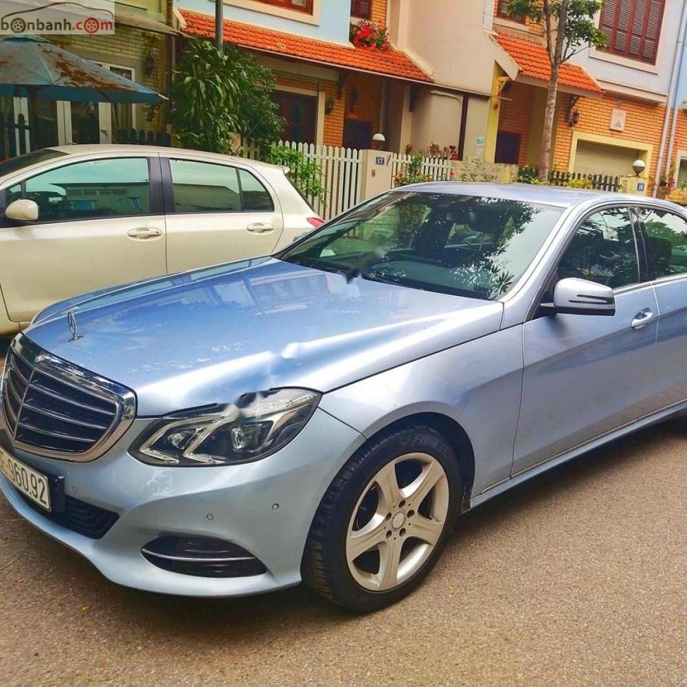 Mercedes-Benz E class E200 2013 - Cần bán Mercedes E200 năm 2014, màu xanh lam, xe nhập chính chủ