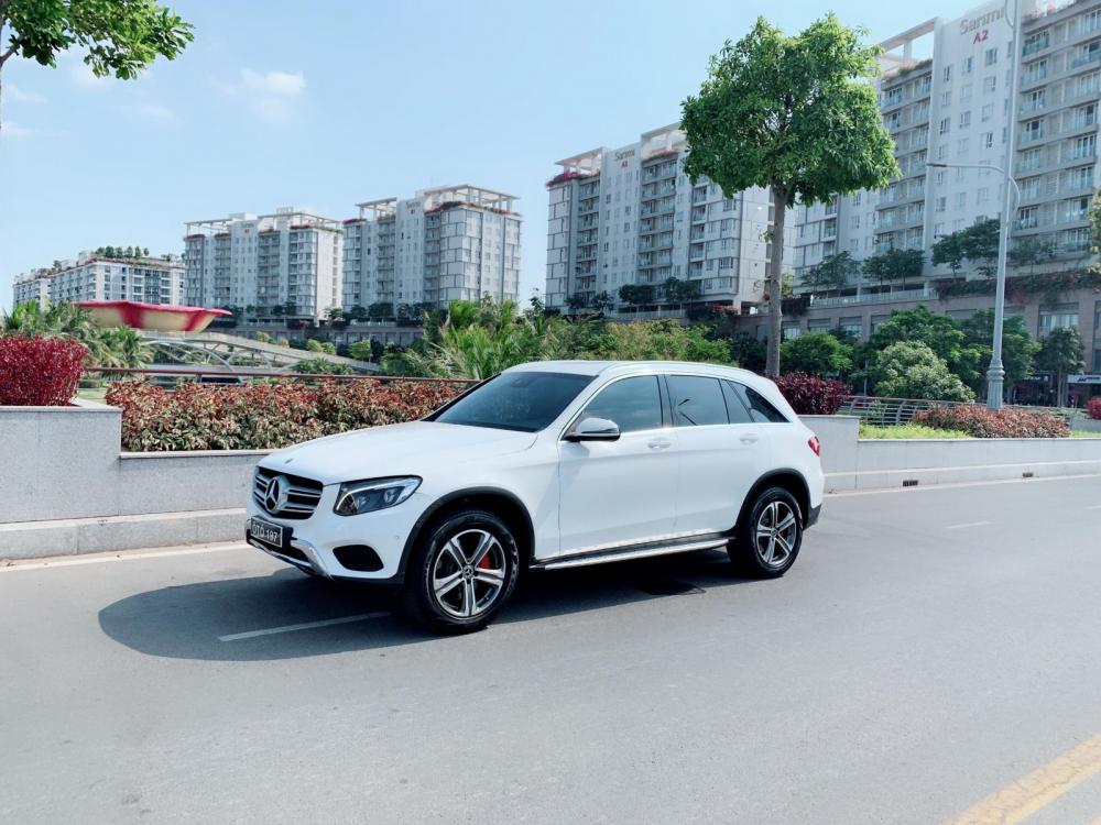 Mercedes-Benz GLC-Class GLC 2017 - Bán xe Mercedes GLC sản xuất năm 2017, màu trắng