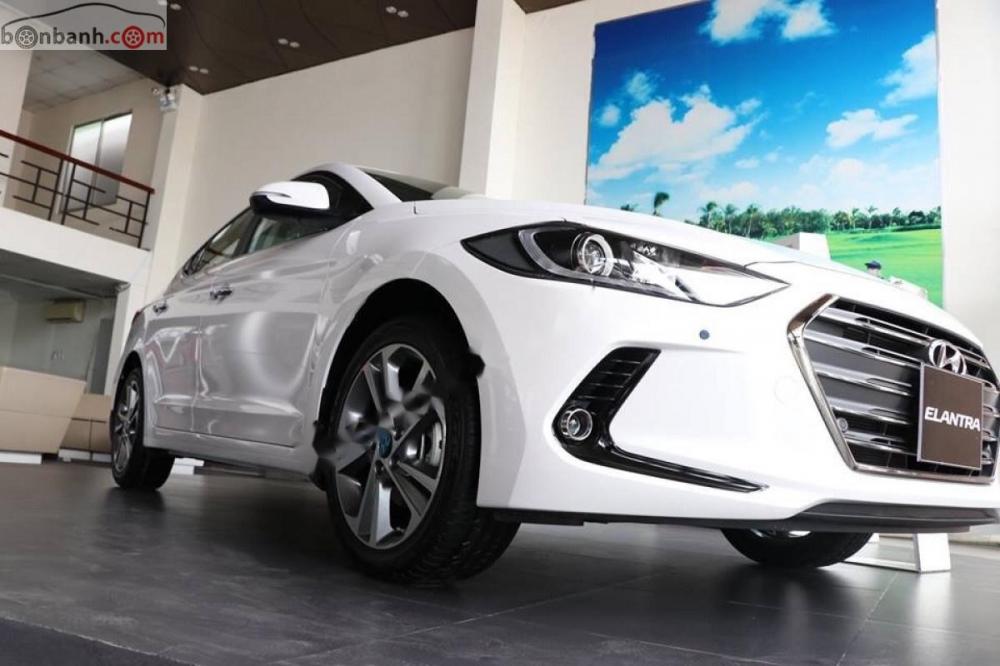 Hyundai Elantra 2.0 AT 2019 - Cần bán xe Hyundai Elantra 2.0 AT 2019, màu trắng, mới 100%