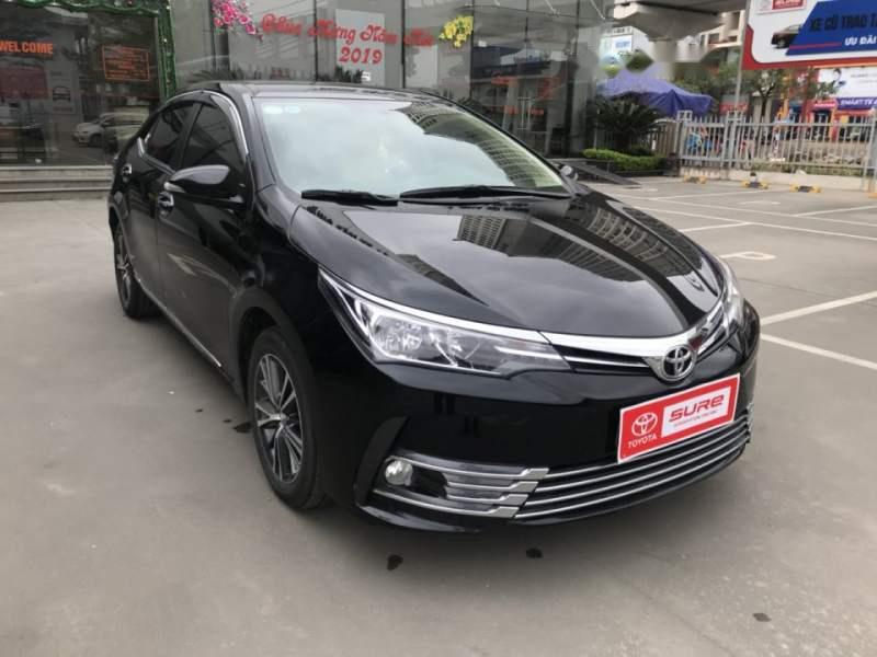 Toyota Corolla altis 1.8AT 2018 - Bán ô tô Toyota Corolla altis 1.8AT năm 2018, màu đen chính chủ, giá tốt