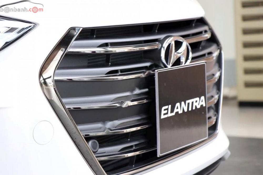 Hyundai Elantra 2.0 AT 2019 - Cần bán xe Hyundai Elantra 2.0 AT 2019, màu trắng, mới 100%