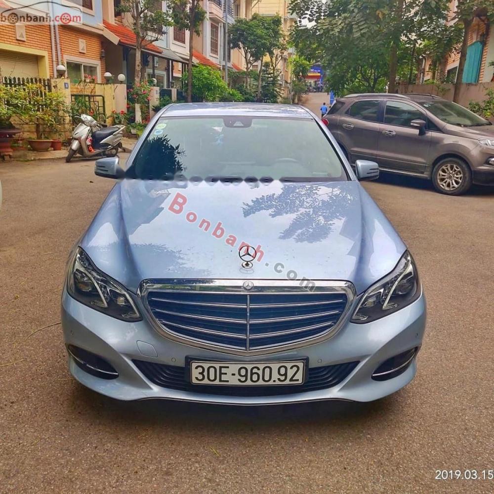 Mercedes-Benz E class E200 2013 - Cần bán Mercedes E200 năm 2014, màu xanh lam, xe nhập chính chủ