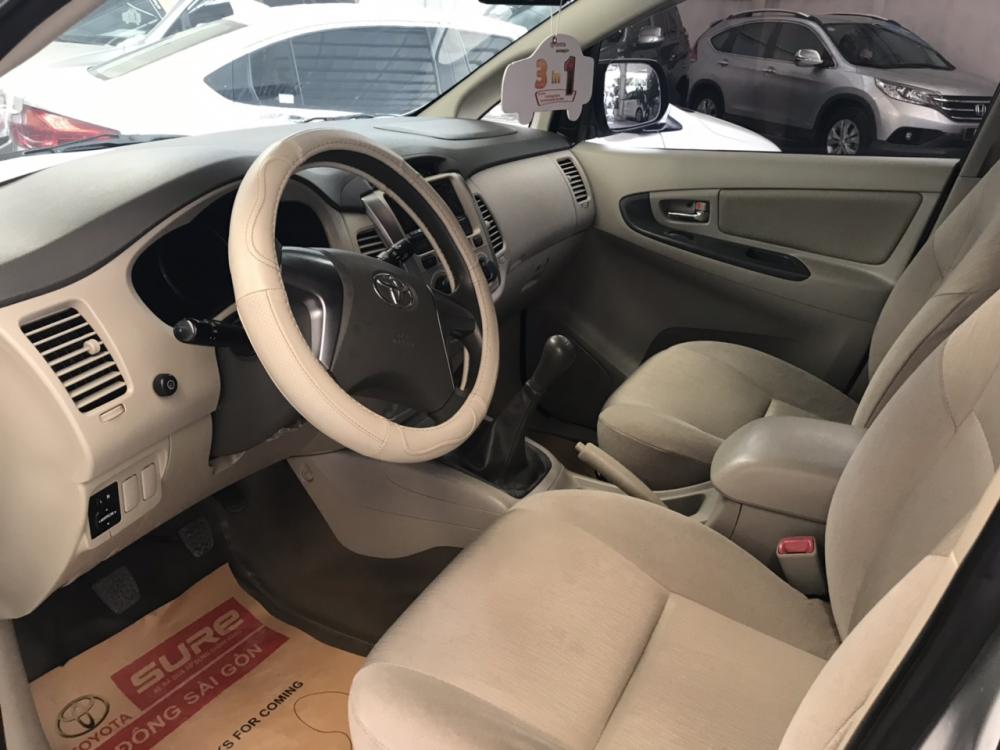 Toyota Innova 2015 - Bán xe Innova E sx 2015 màu bạc, chạy 71.000 km