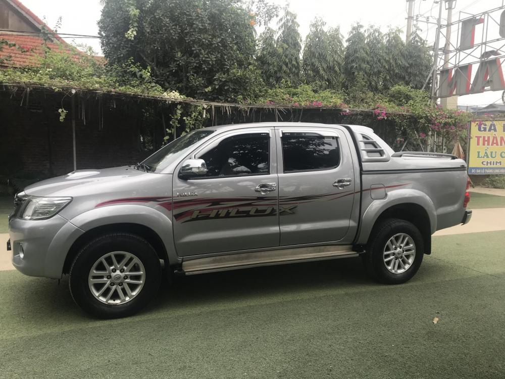 Toyota Hilux 2.5E 4x2 2014 - Bán xe Toyota Hilux 2.5E 4x2 2014, màu bạc, nhập khẩu