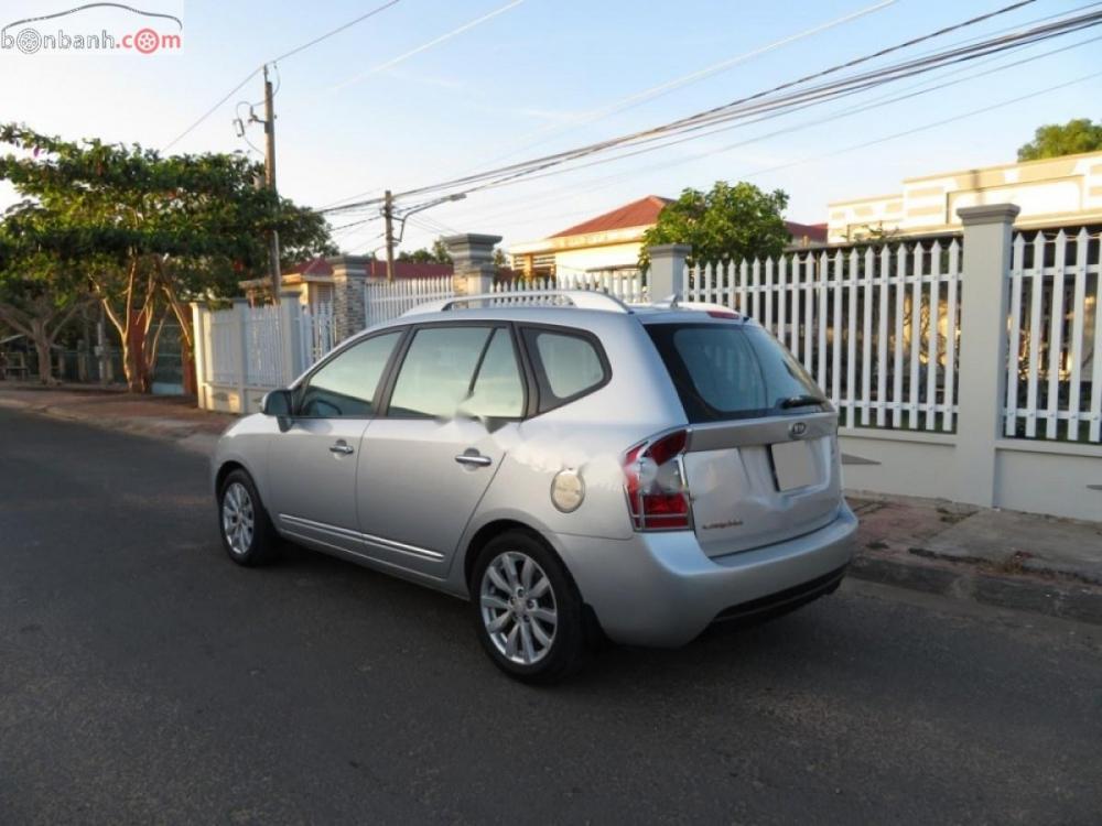 Kia Carens 2011 - Cần bán xe Kia Carens năm sản xuất 2011, màu bạc còn mới, 358 triệu