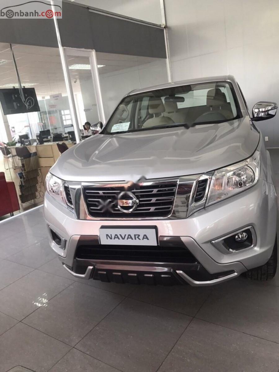 Nissan Navara EL Premium R 2018 - Bán xe Nissan Navara EL Premium R đời 2018, màu bạc, nhập khẩu, giá 637tr