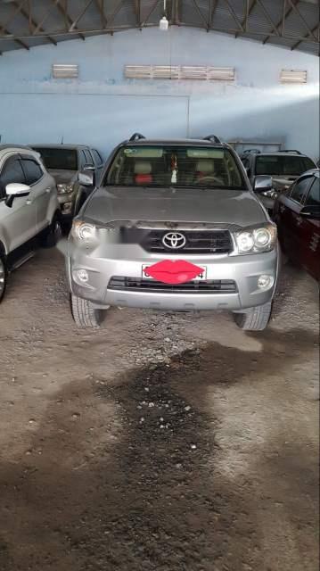 Toyota Fortuner 2009 - Bán Toyota Fortuner năm sản xuất 2009, màu bạc số sàn