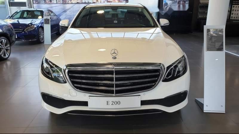 Mercedes-Benz E class  E200  2019 - Cần bán Mercedes E200 sản xuất năm 2019, màu trắng