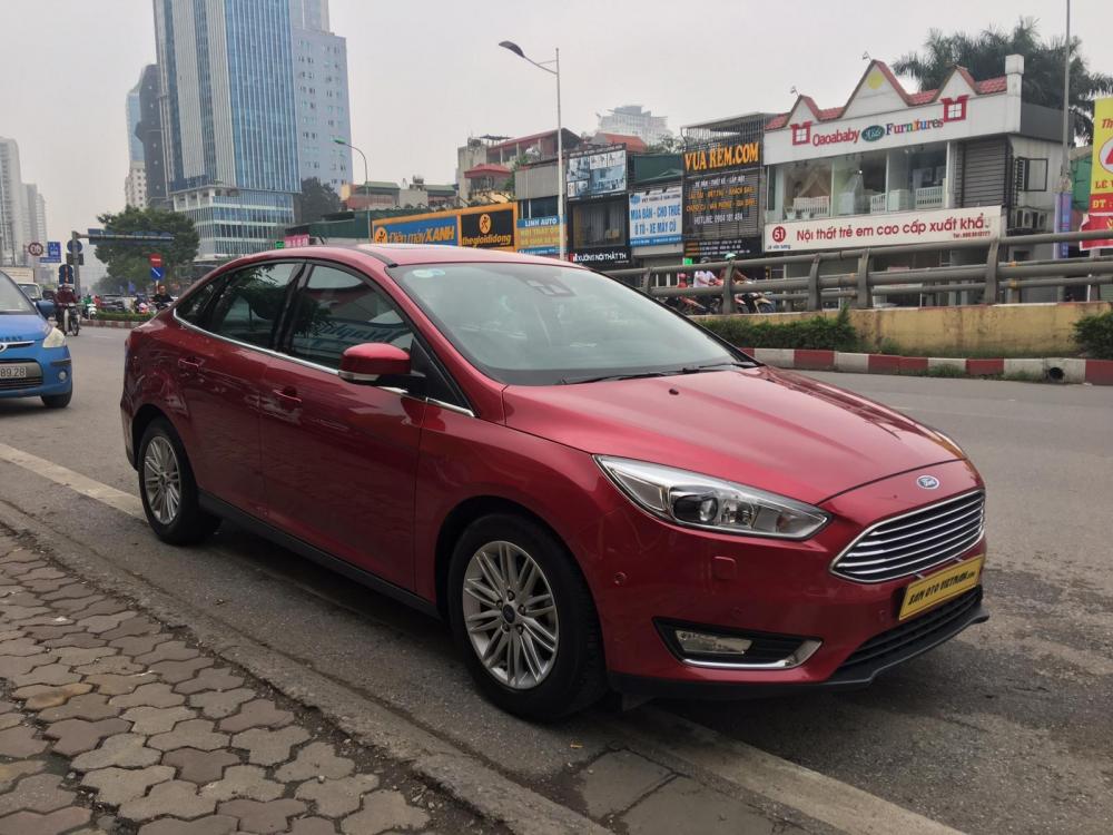 Ford Focus 1.5AT Titanium 2016 - Cần bán xe Ford Focus 1.5AT bản Titanium năm 2016, màu đỏ, 655 triệu