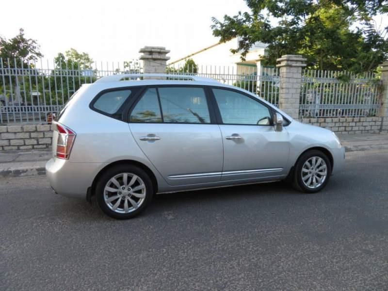 Kia Carens 2011 - Bán Kia Carens 2011, màu bạc số tự động