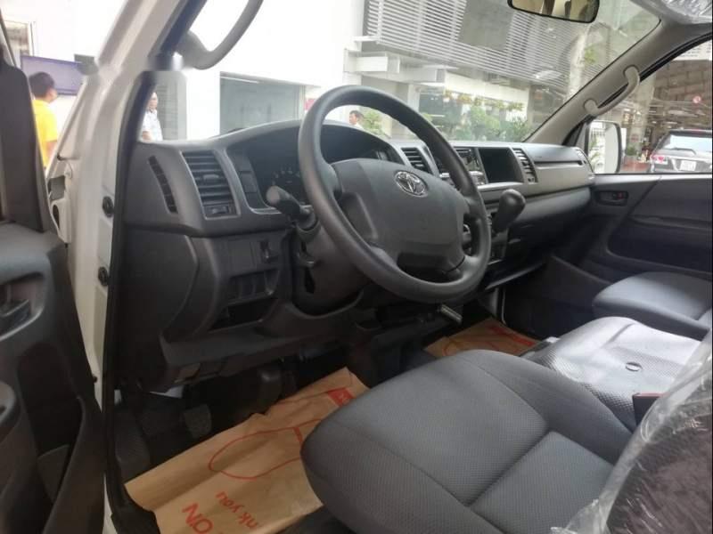 Toyota Hiace   2019 - Cần bán xe Toyota Hiace sản xuất năm 2019, màu trắng, 809 triệu